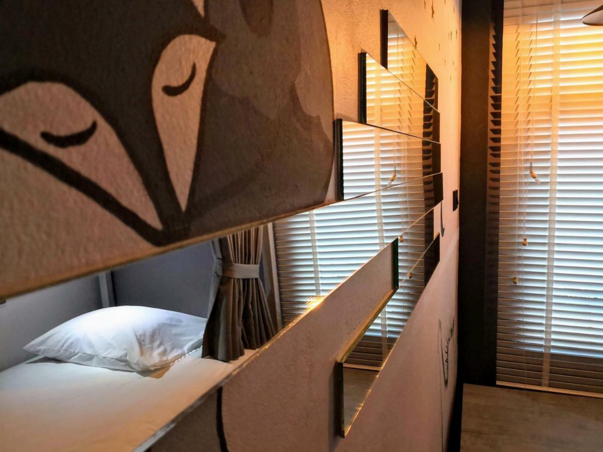 Asleep By Lantana Hostel Патая Екстериор снимка