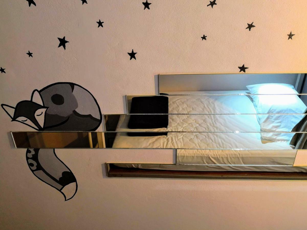 Asleep By Lantana Hostel Патая Екстериор снимка