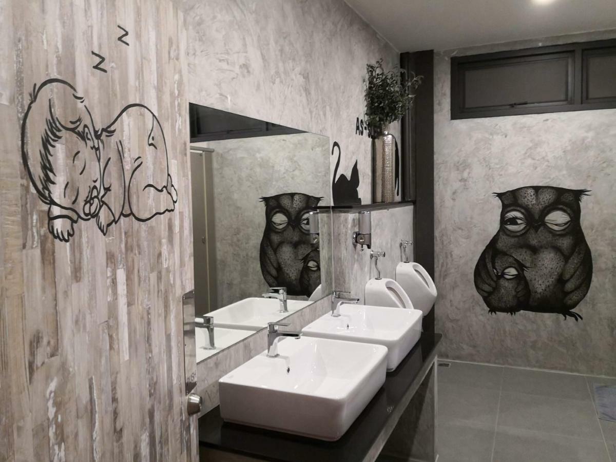 Asleep By Lantana Hostel Патая Екстериор снимка